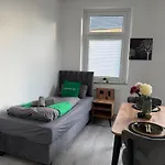 Apartment Livemore24 - 1 In Wlan - Smart-tv - 24-7 Check-in Und Küche