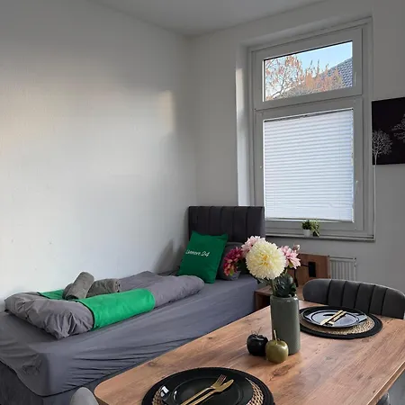 Livemore24 - 1 In Wlan - Smart-tv - 24-7 Check-in Und Kueche * Oberhausen (North Rhine-Westphalia)