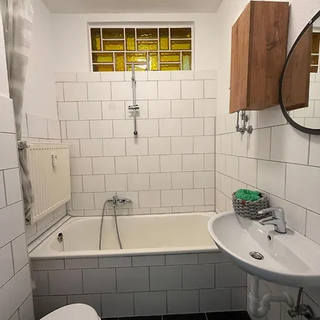 Apartmán Livemore24 - 1 In Wlan - Smart-tv - 24-7 Check-in Und Kueche Oberhausen (North Rhine-Westphalia)